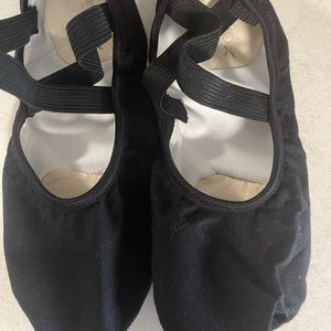8.5W Capezio ballet slippers- only worn a few times.